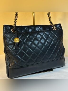 CHANEL COA VINTAGE Lambskin Bag 24K Gold-plated Hardware